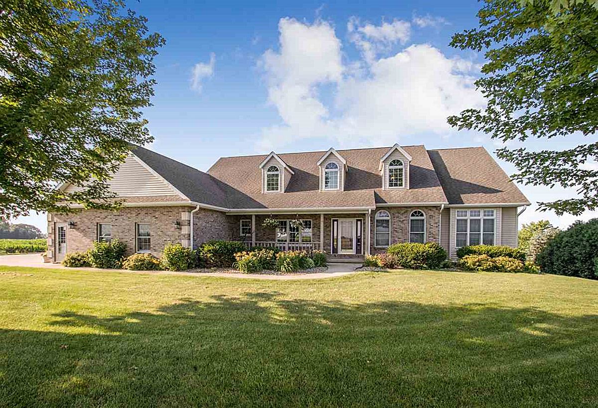 North English, IA 52316