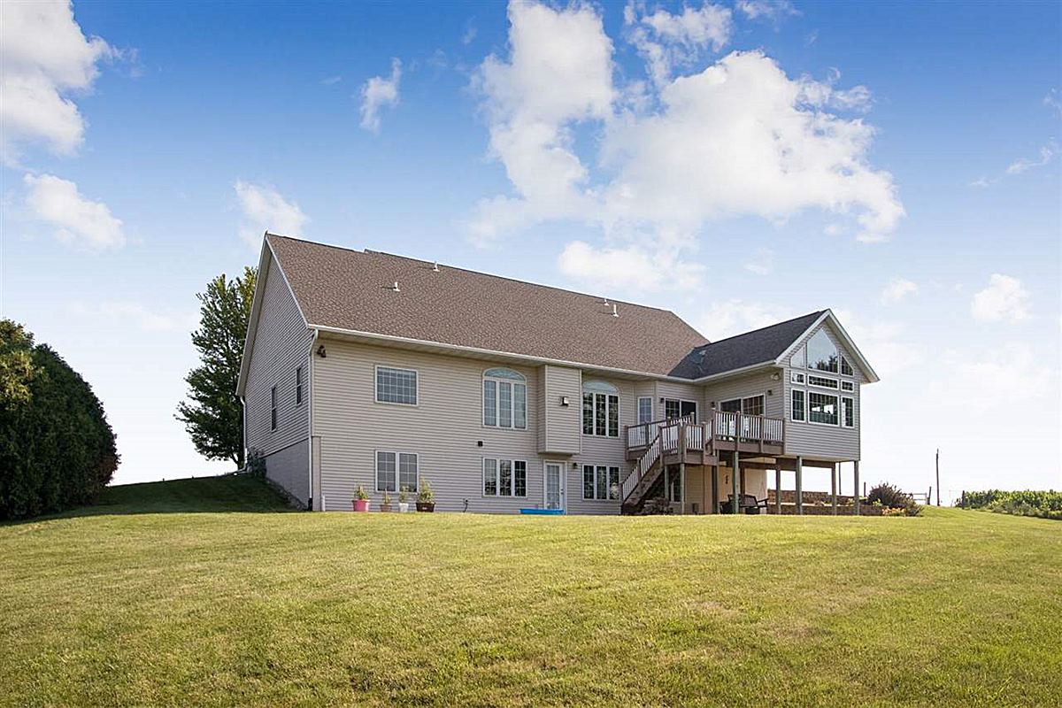 North English, IA 52316